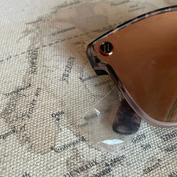 NWOB Blenders Eyewear Lion Heart Tortoise to Champagne Polarized Sunglasses - Picture 3 of 10